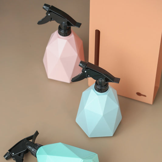 Large capacity watering can