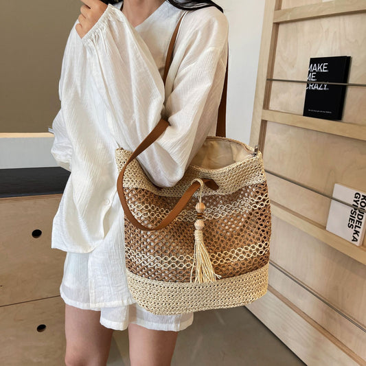 Summer straw shoulder bags