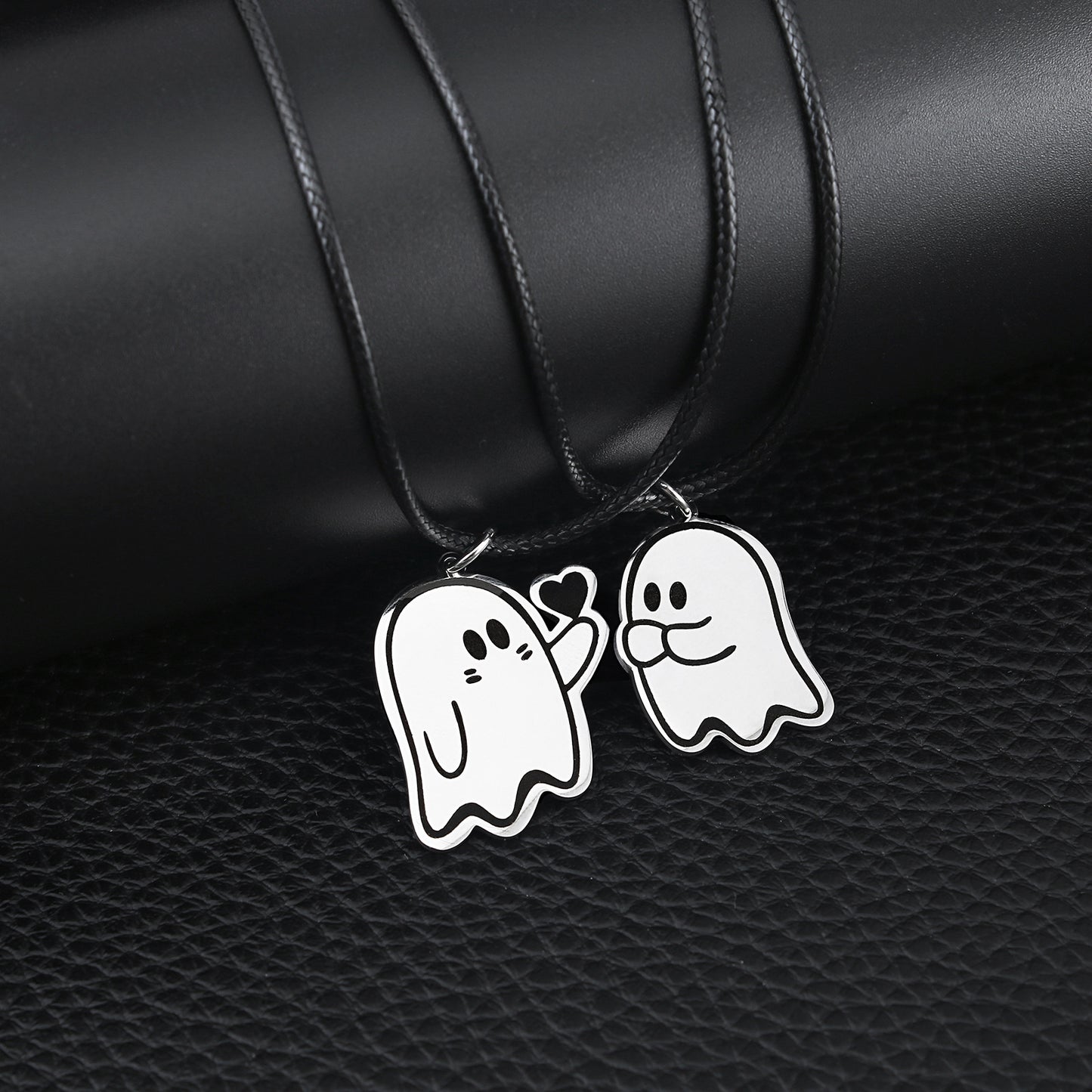 Halloween  Ghost chain