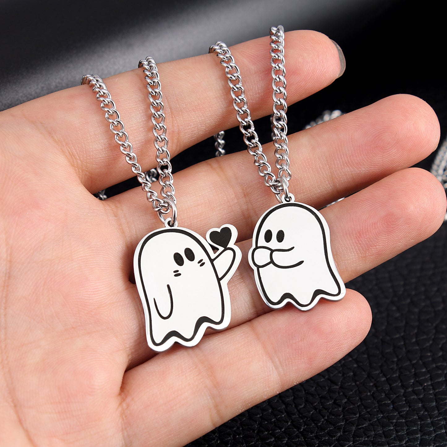 Halloween  Ghost chain