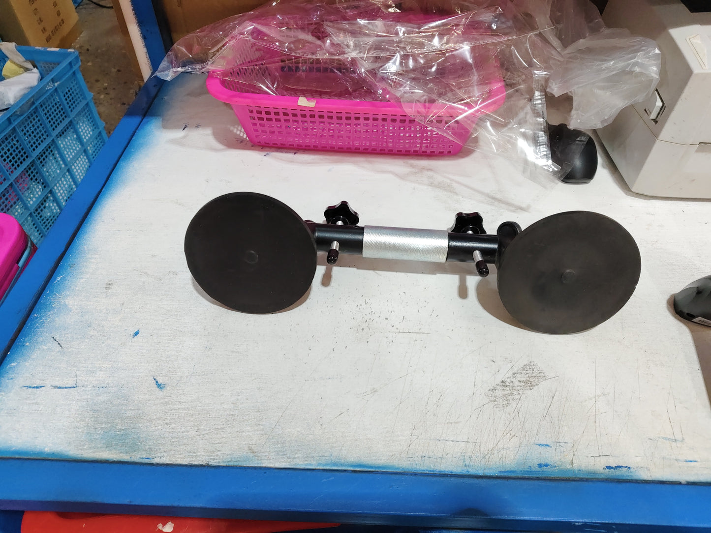 Vacuum suction cup