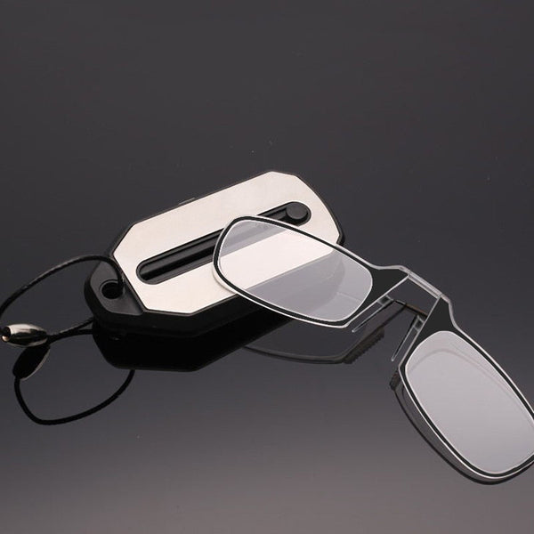 Neue Lesebrille mit Nasenclip 