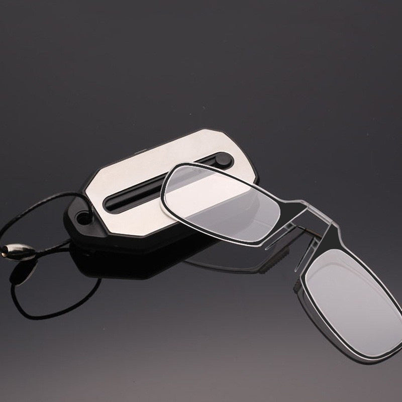 Neue Lesebrille mit Nasenclip 